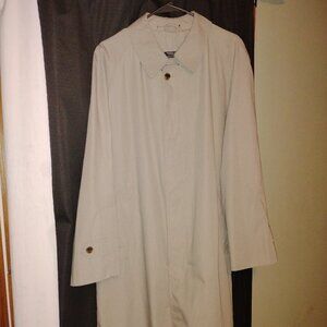 Vintage Brooks Brothers trenchcoat